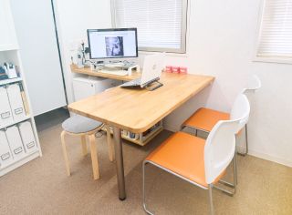 クリニックテーブル